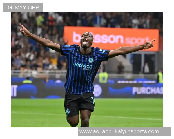 法国队球探现场考察国米前锋博尼关注罗马对国米的精彩对决